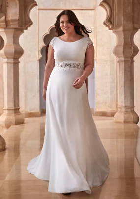 Finding the Perfect Curvy Women’s Wedding Dress: A Guide to Embracing Your Shape