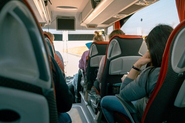 Rekomendasi Tempat Sewa Bus untuk Wisatawan Asing di Jogja