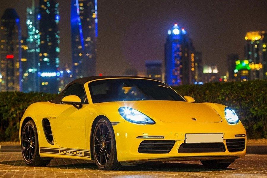 Renting a Car for Business Meetings in Dubai: Tips for Success