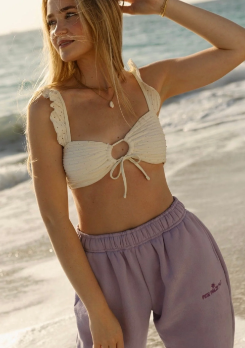 Can Pink Palm Puff Make Your Skin Look Airbrushed?