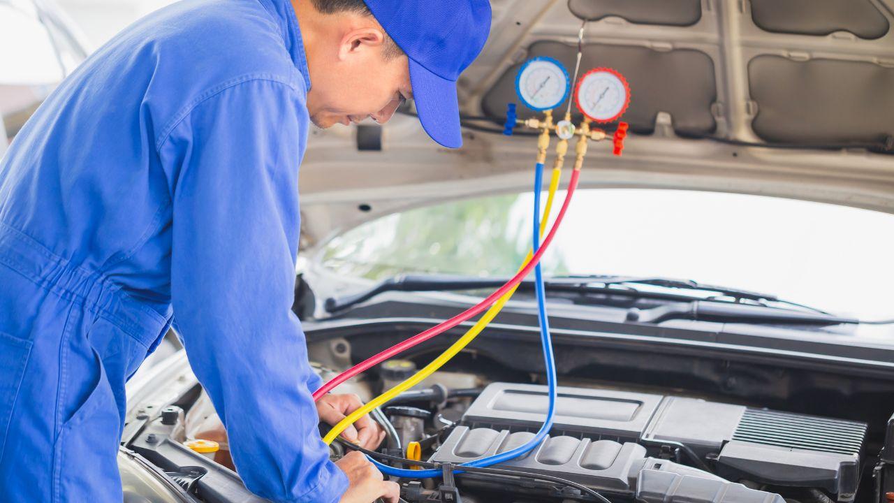 Roadside Assistance vs. Towing: What’s the Difference