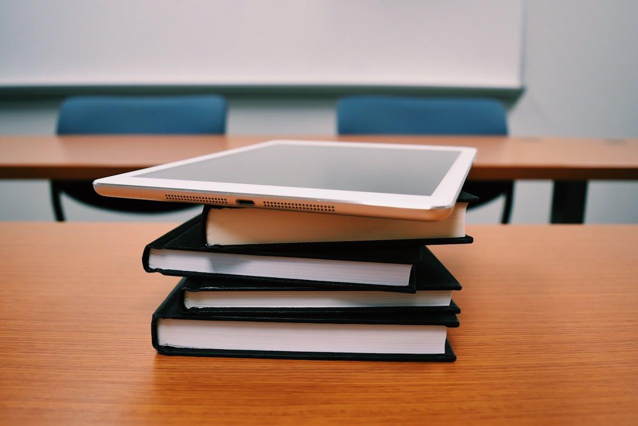 How to Come Up With a Strong Essay Topic (Even When You're Stuck)