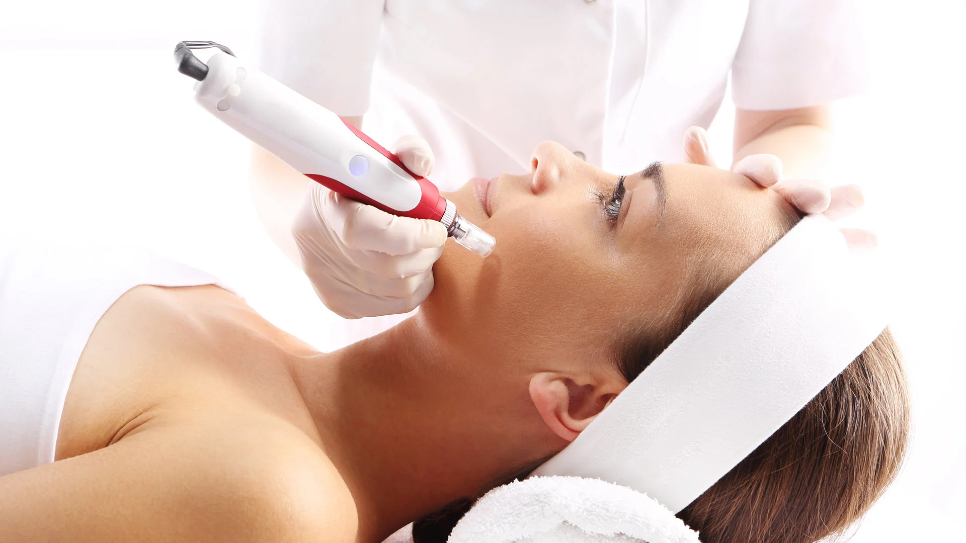 Does Microneedling Hurt? Answers from Islamabad Experts