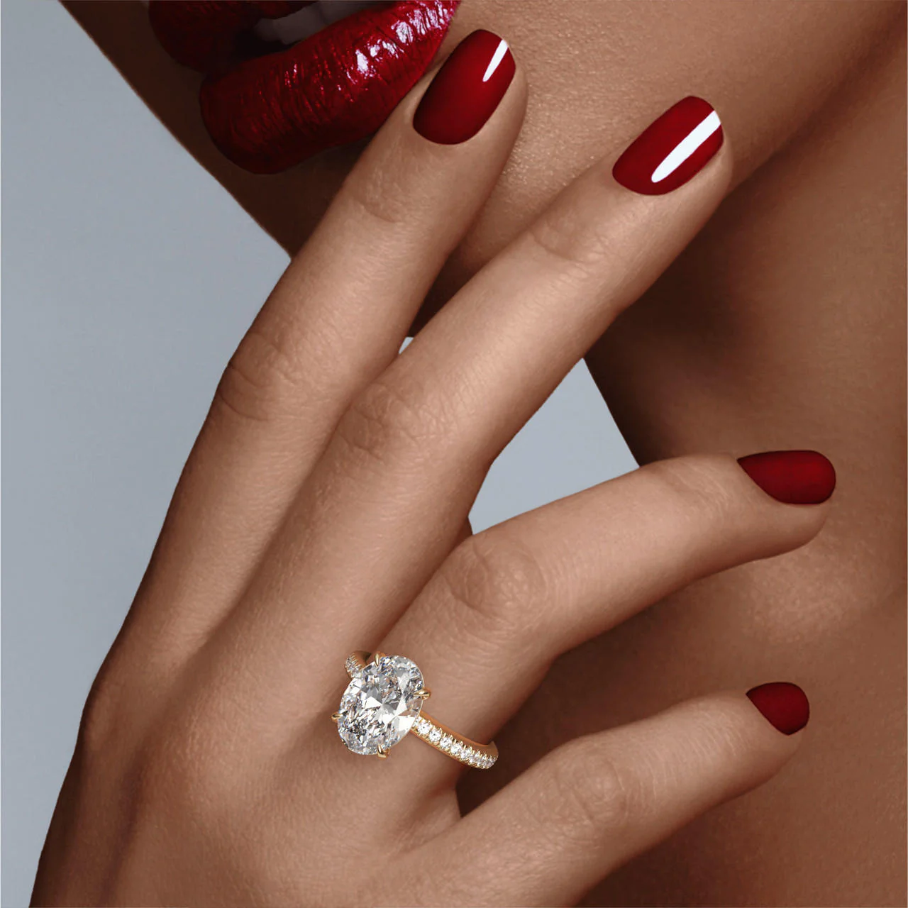 Minimalist Oval Diamond Engagement Ring – Timeless and Refined