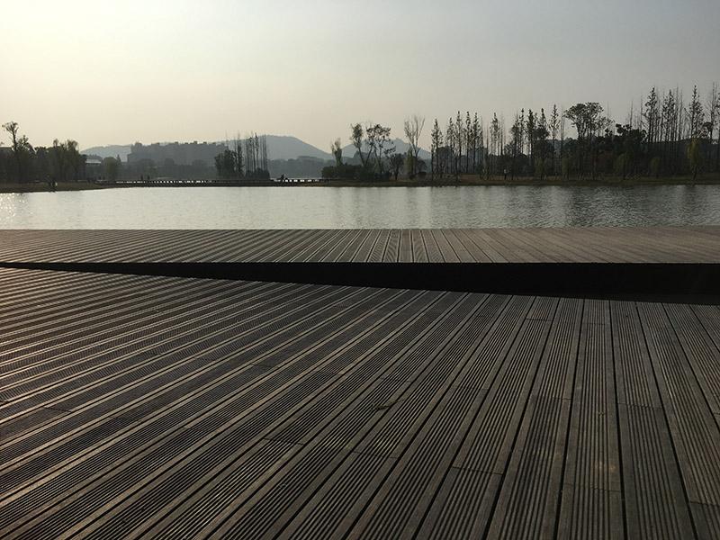 Bamboo Decking vs. Traditional Wood: Which Is Best for Your Patio?