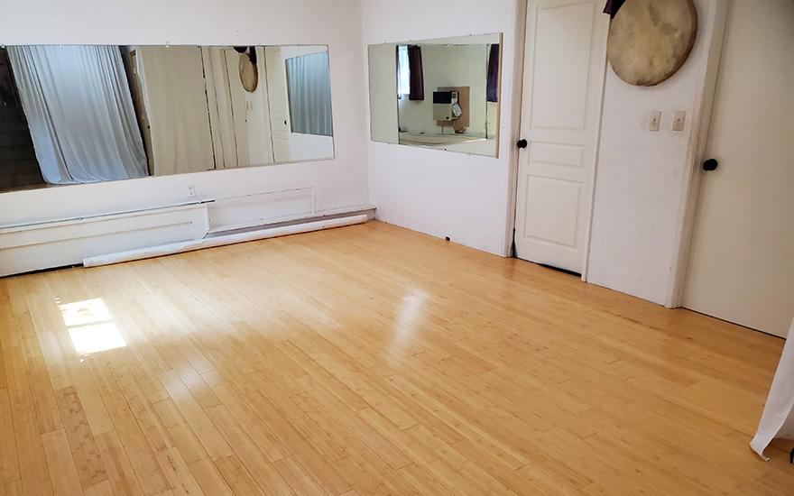 How Bamboo Flooring Stands Up to Water: Myths vs. Facts