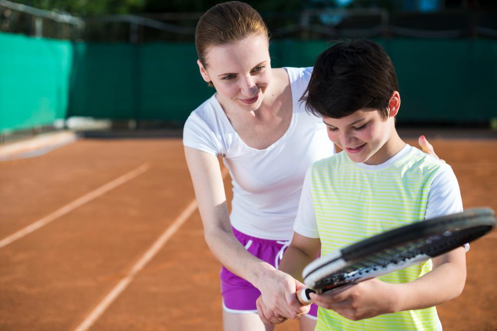 How Tennis Classes Singapore Help Learners Grow with Skill and Confidence