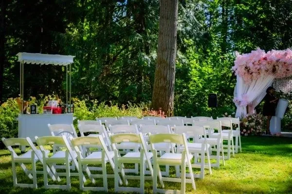      Can an Event Venue Offer Flexible Spaces for Hybrid Events?