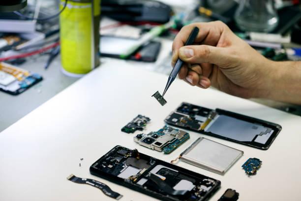 How Can a Mobile Phone Repair Shop Restore Phone Performance Fast?
